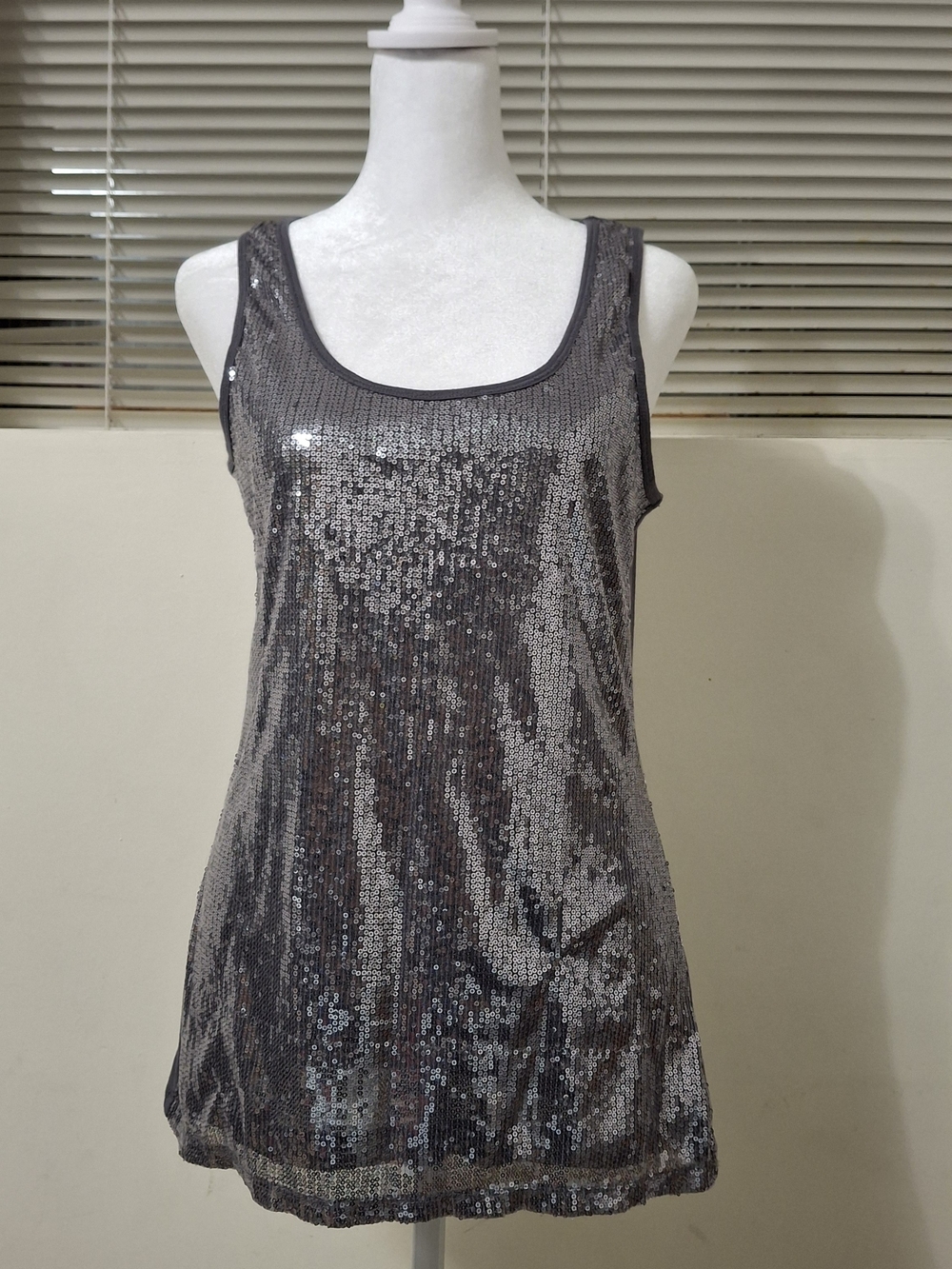 Smart Set Silver Sequin Scoop Tank
